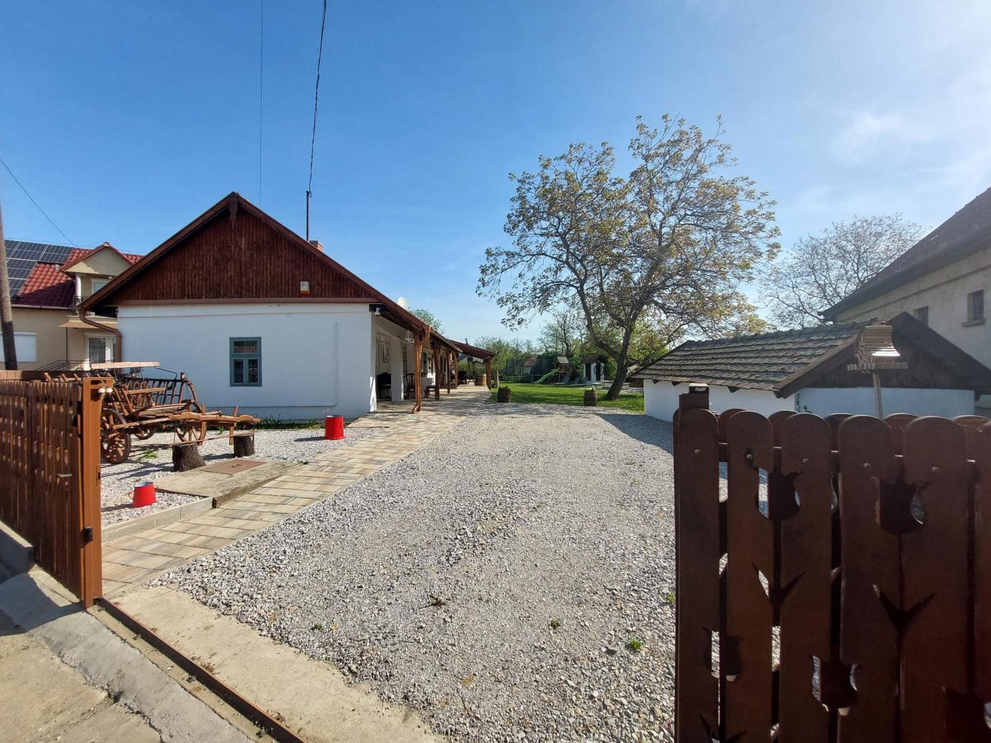 Vila Trinity Vendeghaz Abádszalók Exteriér fotografie